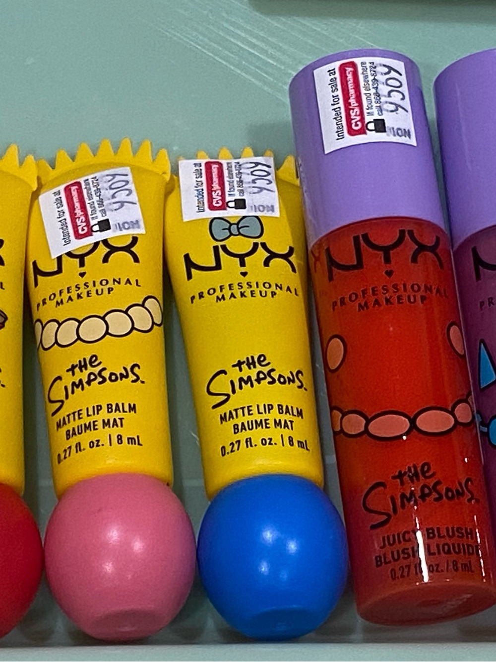 NYX The Simpsons Collection Makeup Set - Picture 5 of 7